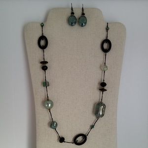 Premier Designs Emerald Isle necklace and earrings